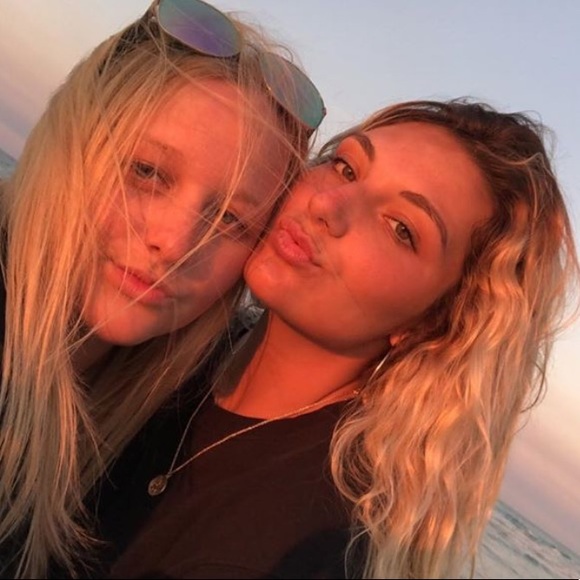 Meet your Posher, Liv - Picture 1 of 1